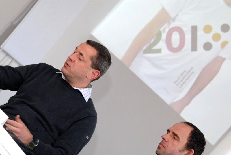 Petr Forman přijel (6.2.2012) do Plzně představit, jak se chce jako umělecký ředitel podílet na projektu Plzeň – Evropské město kultury 2015.  „Kromě toho, že mě oslovení potěšilo, je pro mě účast na tomto projektu výzvou a možností přivézt sem věci, které jsem na svých cestách potkal, viděl. Pro mě je tento projekt příležitostí, jak ovlivnit vnímání kultury a kulturnost nejen v Plzni, ale v celé naší zemi,“ uvedl Petr Forman na tiskové konferenci společnosti Plzeň 2015.