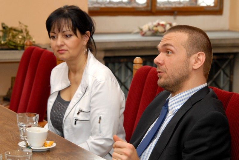 Na svoji první návštěvu od svého jmenování v září minulého roku přijel do Plzně (14.2.2012) velvyslanec Spolkové republiky Německo J. E. Detlef Lingemann. Na plzeňské radnici se setkal s primátorem Martinem Baxou a radní pro školství, mládež, sport a životní prostředí Irenou Rottovou. Primátor Baxa představil velvyslanci Lingemannovi Plzeň jako město, které vzhledem ke své blízkosti s Německem, dlouhodobě podporuje přeshraniční spolupráci, ať se jedná o aktivity Tandemu zaměřené na děti a mládež nebo o činnost Centra Bavaria Bohemia, jež se zapojilo kromě jiného i do nejdůležitějšího projektu Plzně Evropské hlavní město kultury 2015.