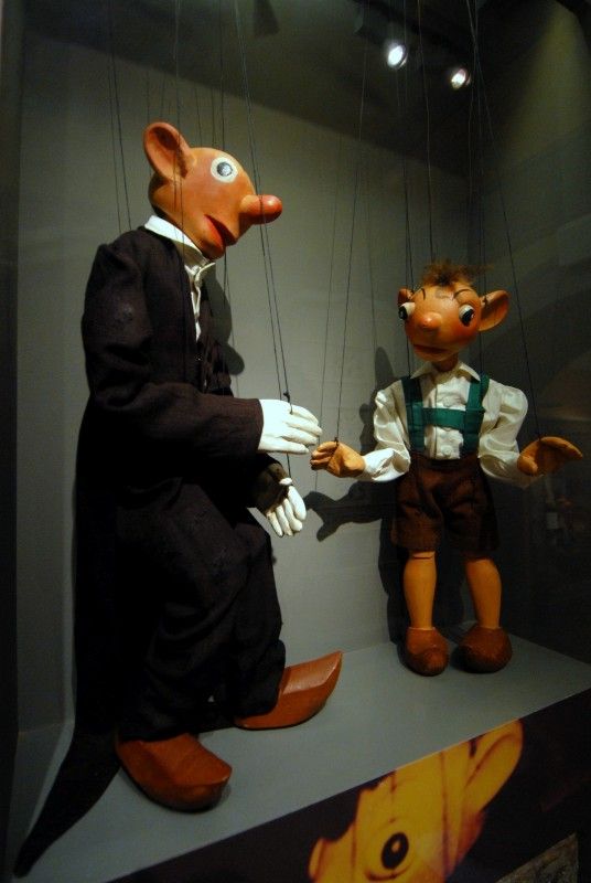 Expozice a tvůrčí dílny mapují výjimečnou historii i současnost plzeňského loutkářství, ale interaktivním způsobem zapojí dětské i dospělé návštěvníky.