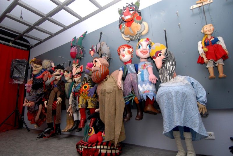 Expozice a tvůrčí dílny mapují výjimečnou historii i současnost plzeňského loutkářství, ale interaktivním způsobem zapojí dětské i dospělé návštěvníky.