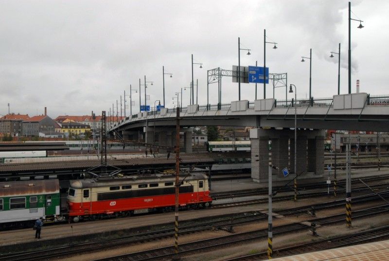 Most nad nádražím v Plzni