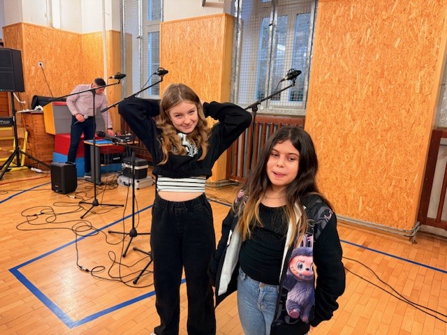 Vánoční vystoupení pěveckého sboru, kytarového a tanečního kroužku