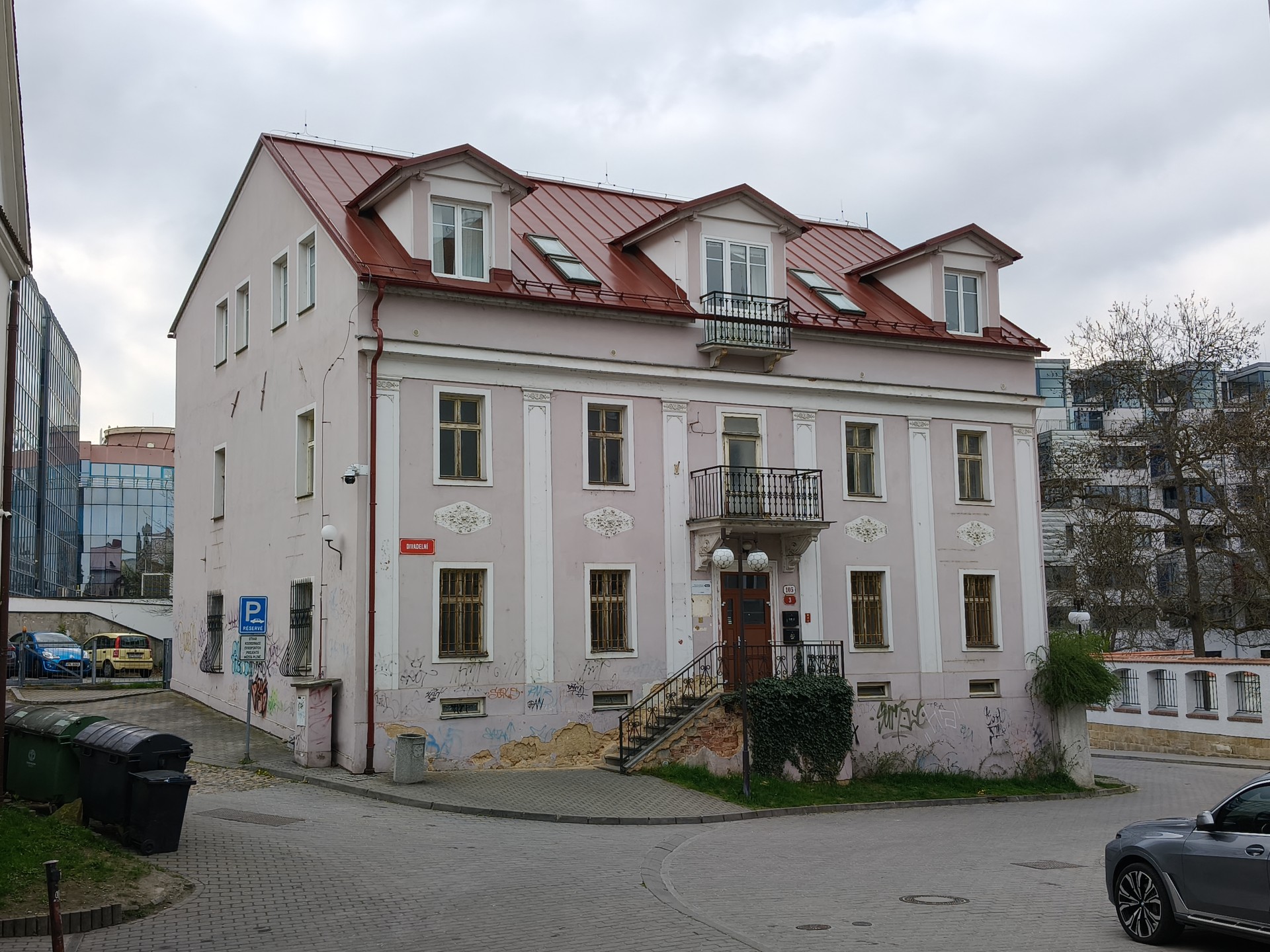Budova Divadelní 3 projde modernizací: město připravuje vzorový projekt chytré a úsporné budovy