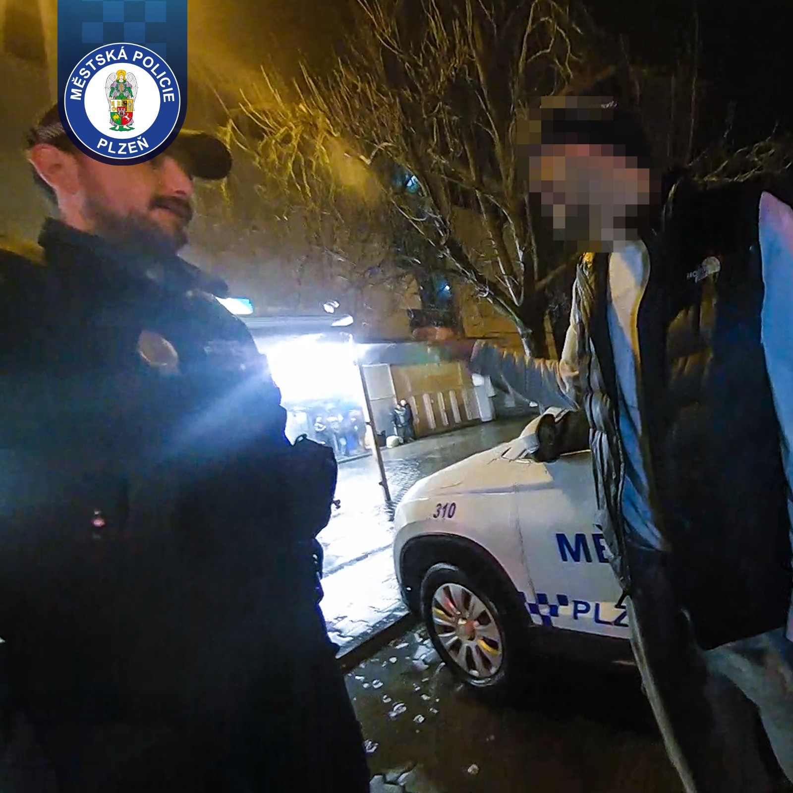 Opilý muž vyvolal rozruch v centru