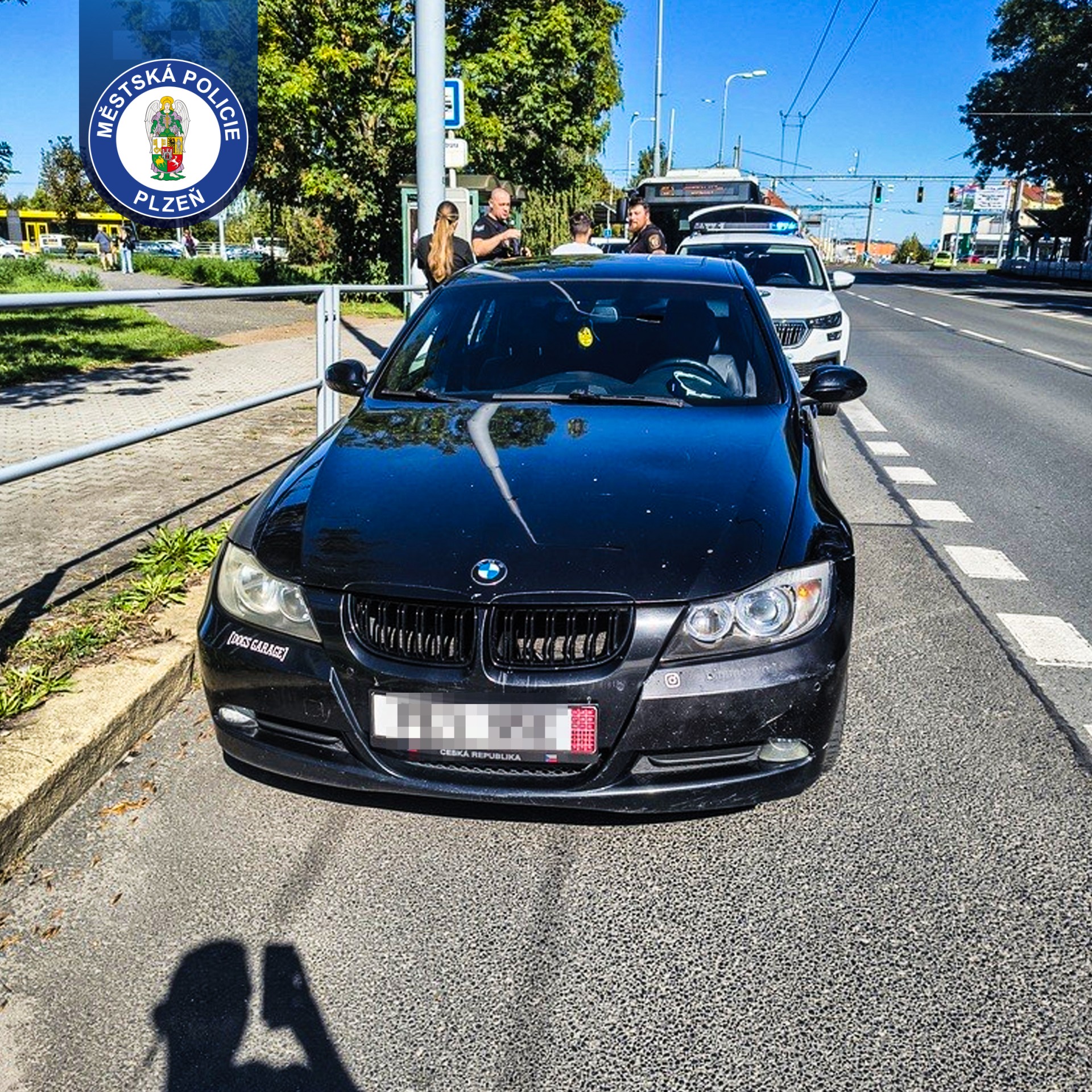 Jen točit volantem nestačí. BMW bez platných značek i technické prohlídky