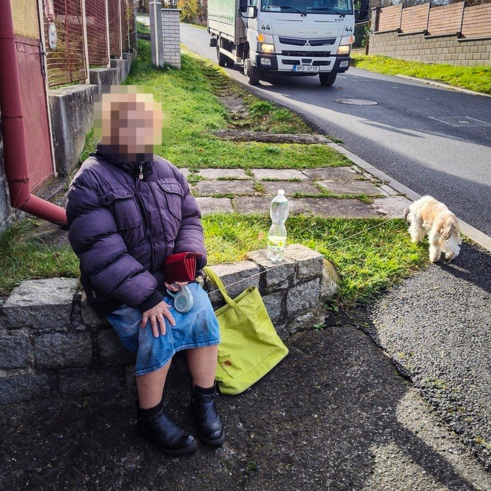 Zraněná seniorka po pádu