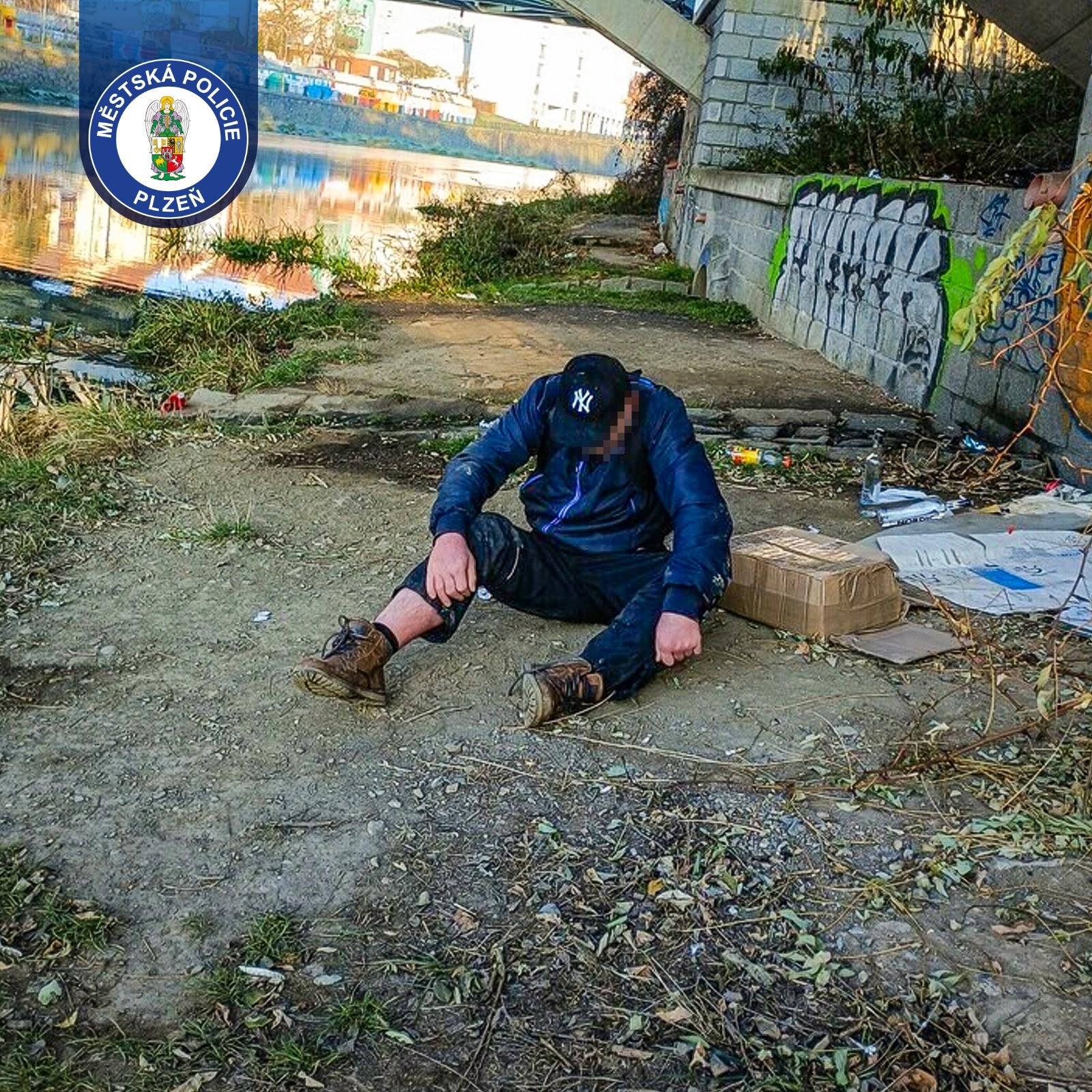 Silně podchlazený muž u řeky