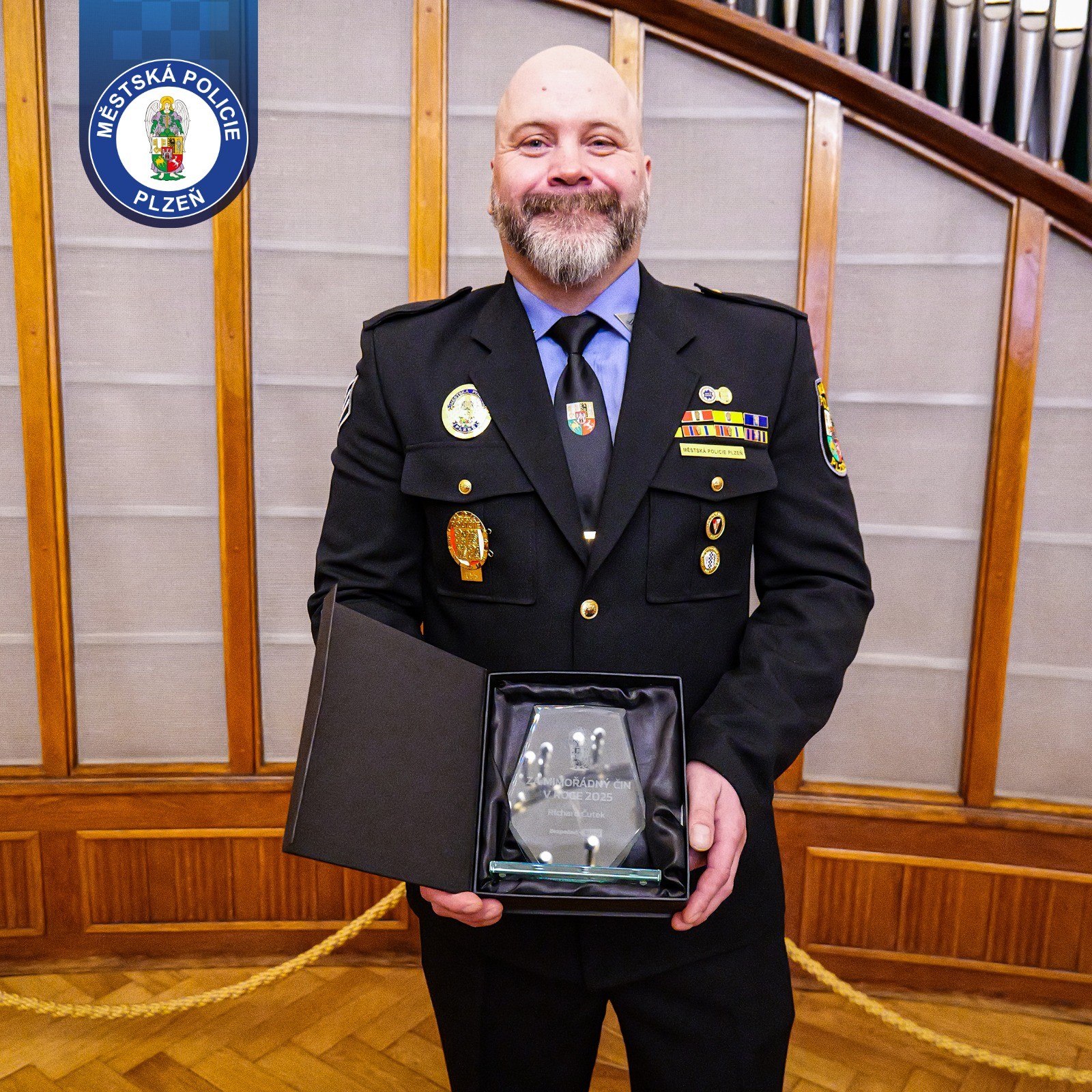 Plzeň ocenila hrdiny roku. Mezi nimi i strážníka Městské policie Plzeň