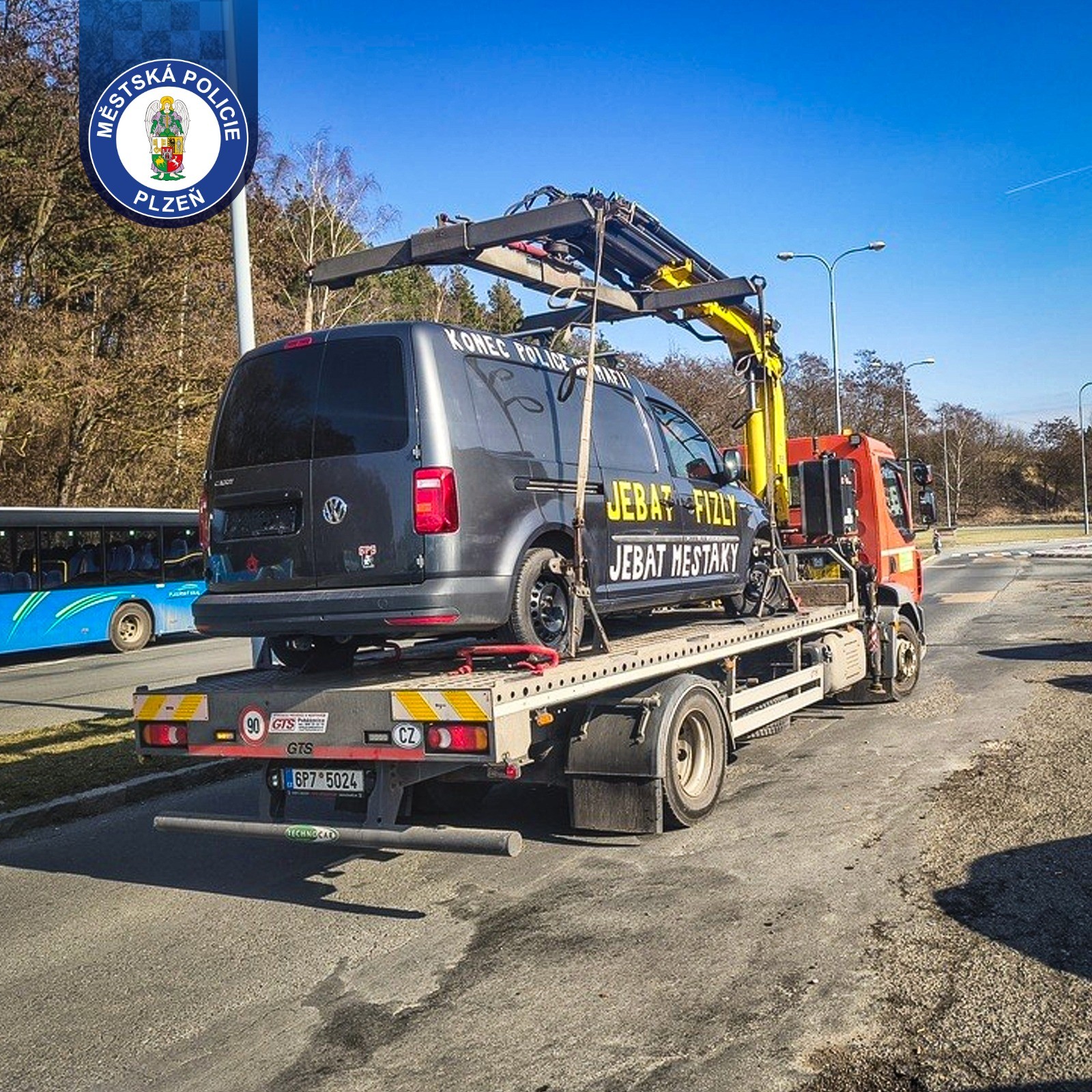 Údajně nouzové stání a pak improvizační disciplína