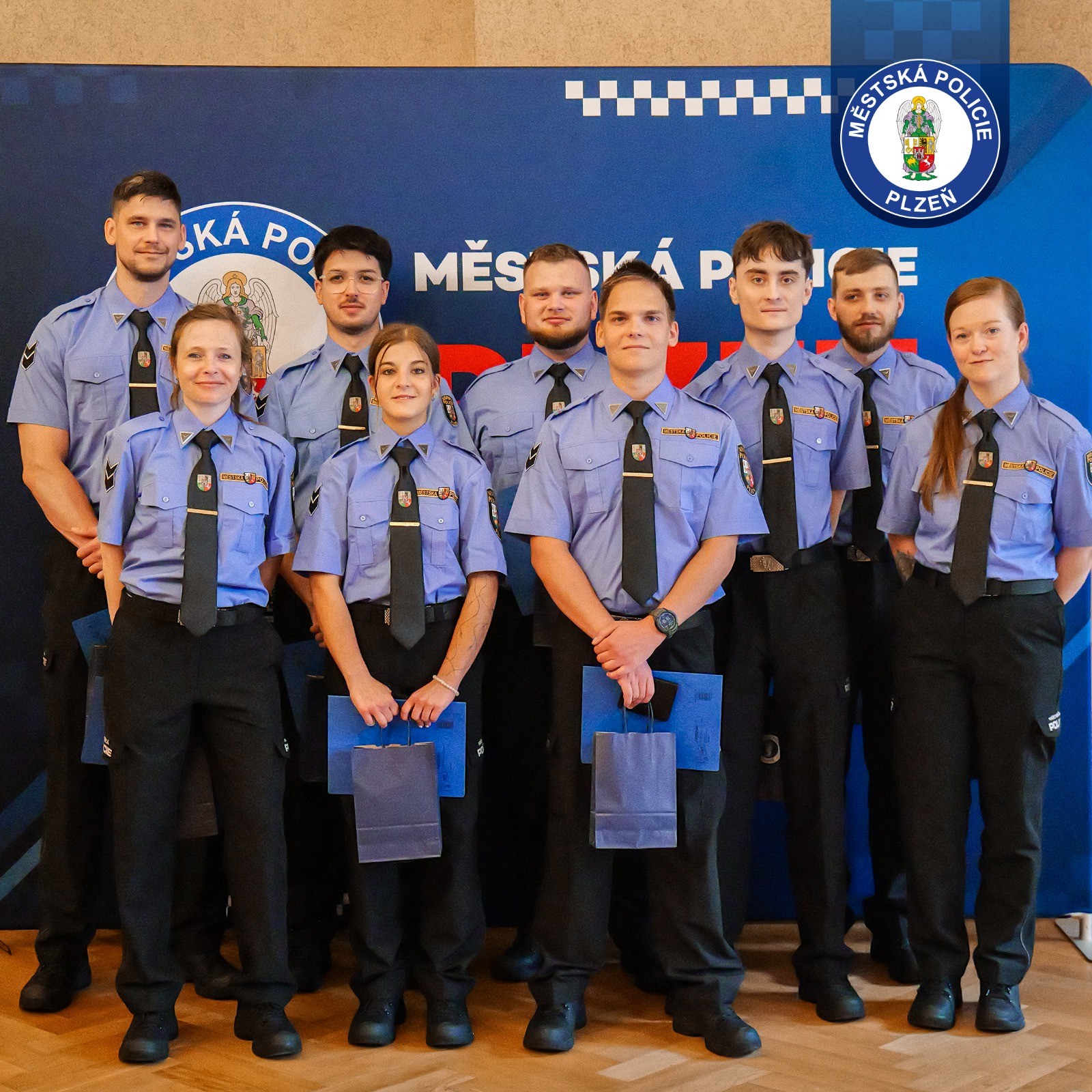 Městská policie v Plzni má nové posily, strážníci složili slib na radnici