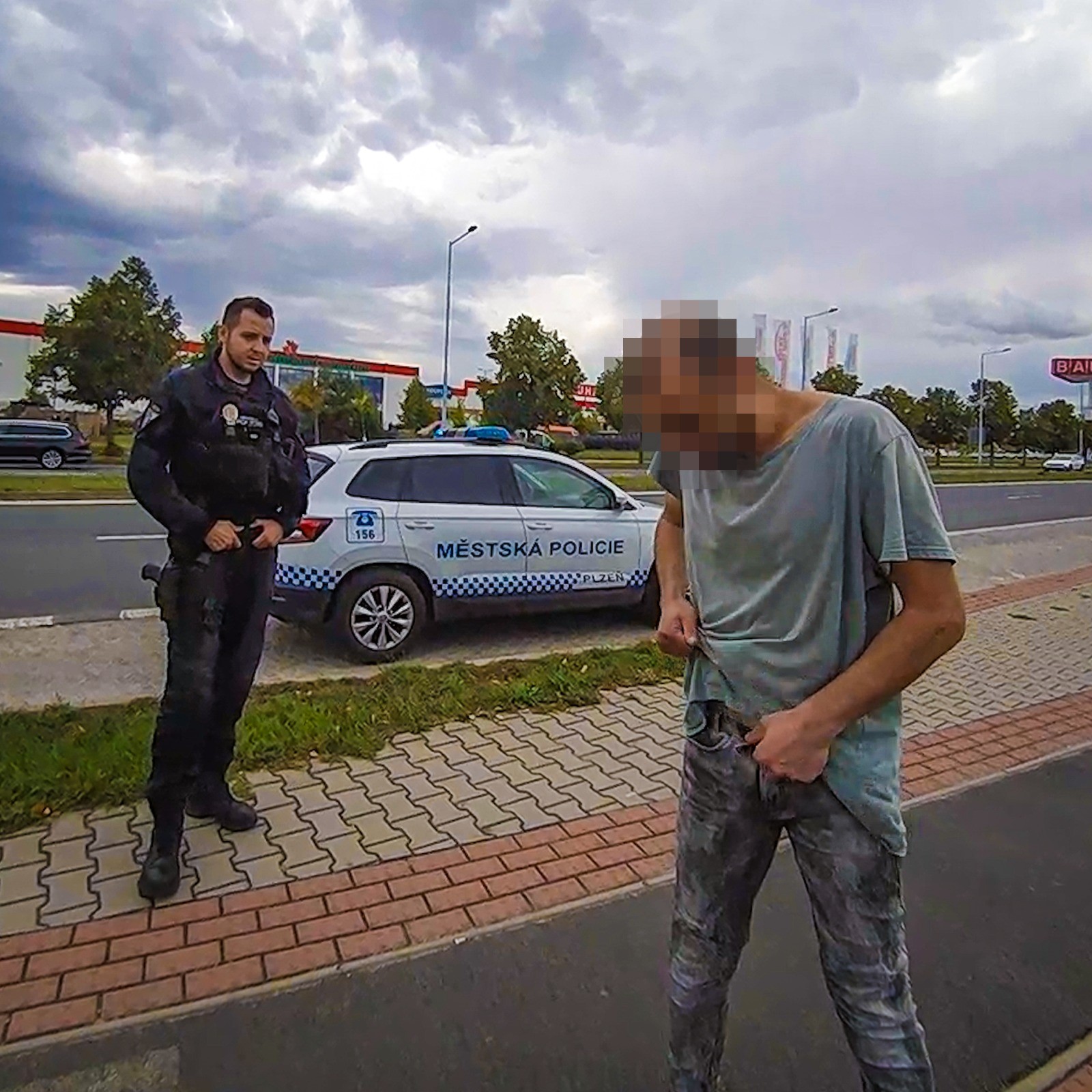 Duchapřítomný svědek pomohl dopadnout onanistu