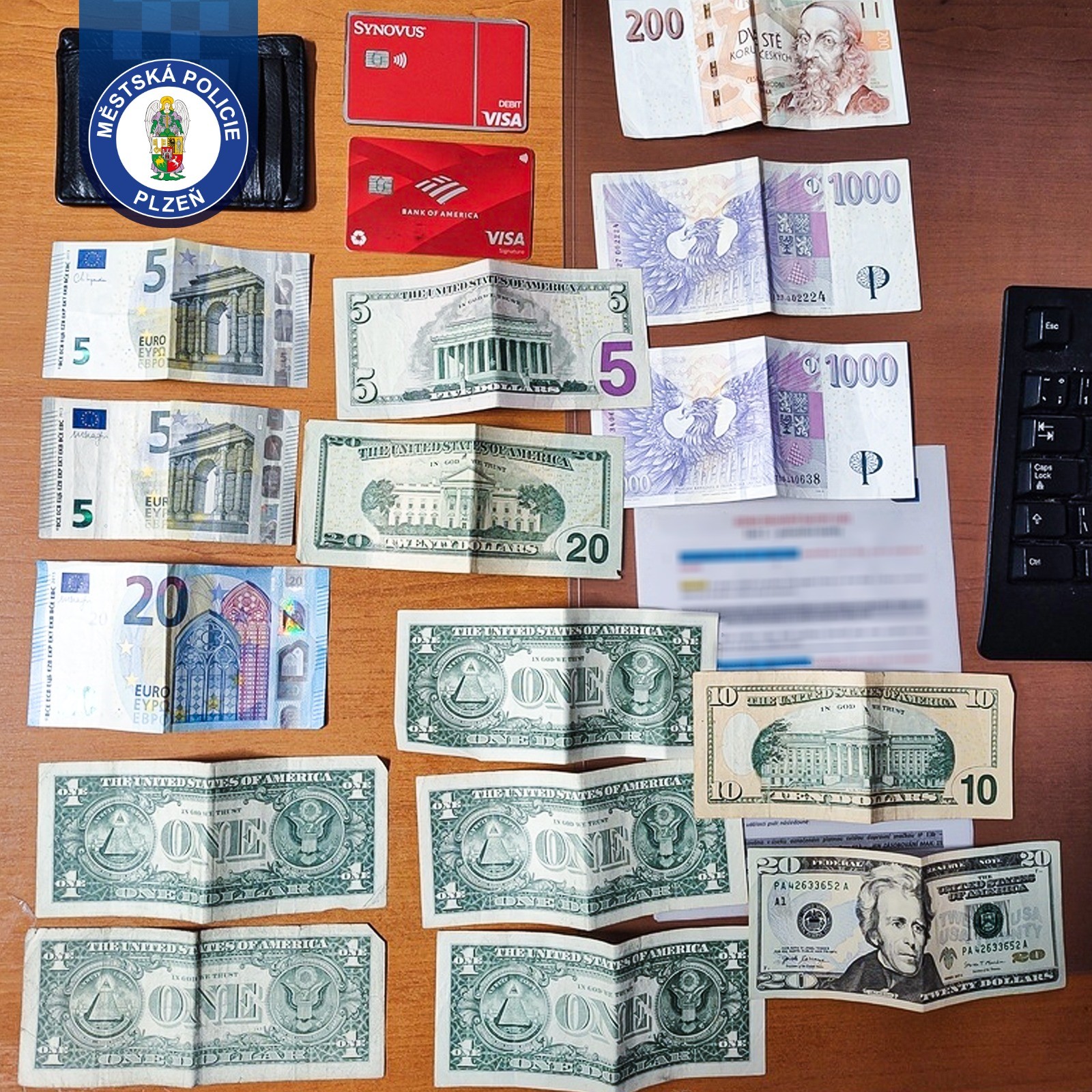 Peněženka na chodníku a jeden poctivý nálezce