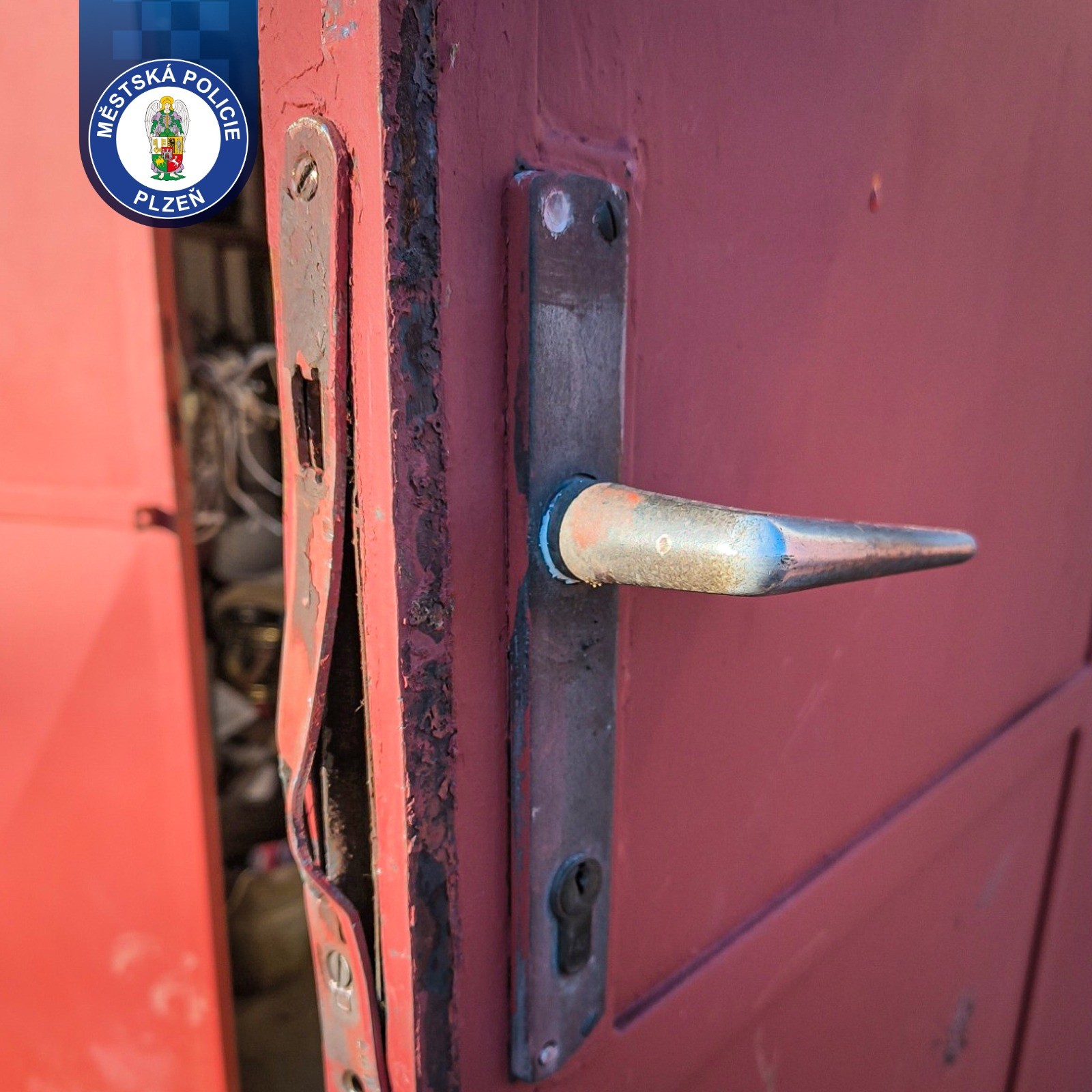 Kontrola řadových garáží v ulici Na Vyhlídce odhalila víc, než jsme chtěli