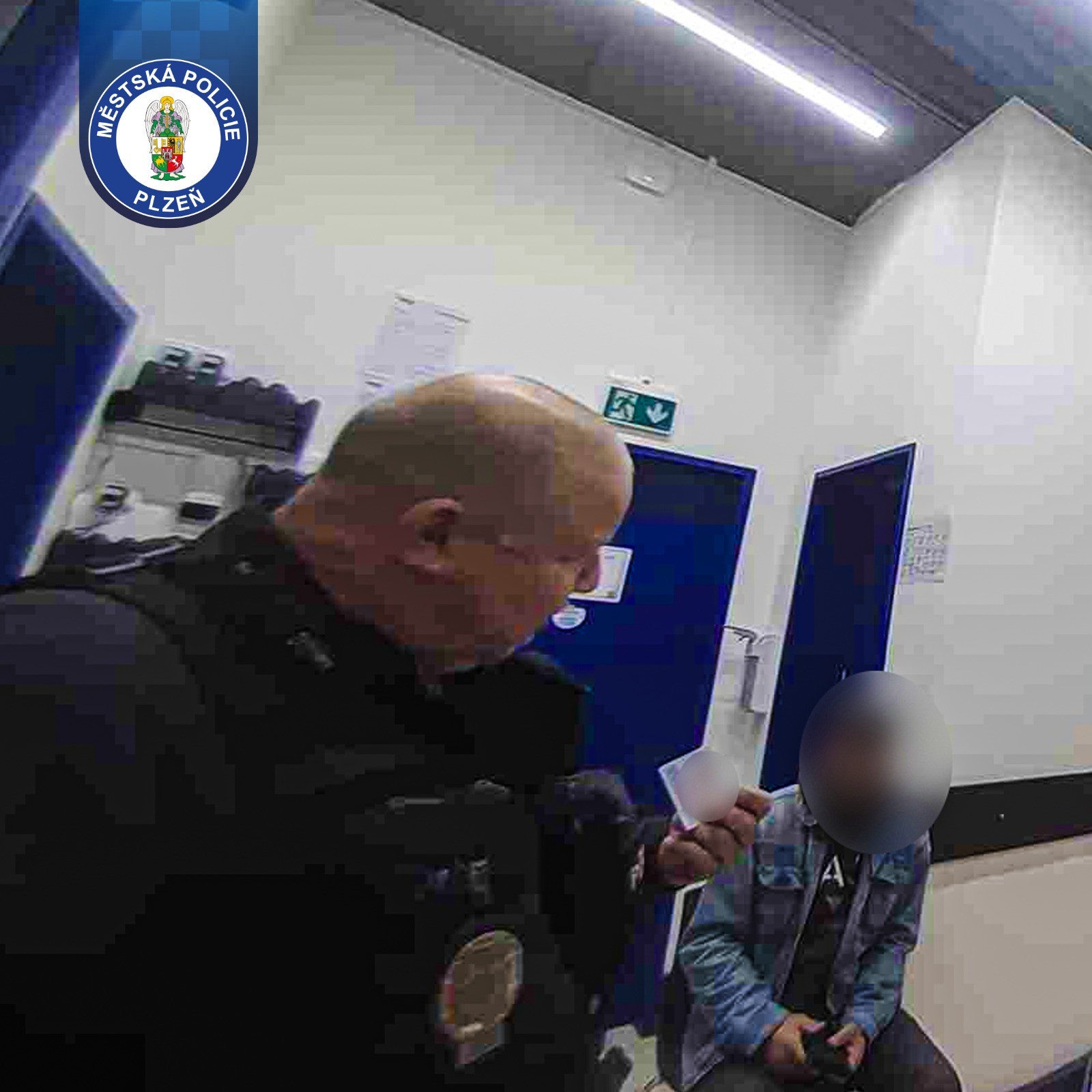 Tři láhve, žádná účtenka a zato policejní oddělení