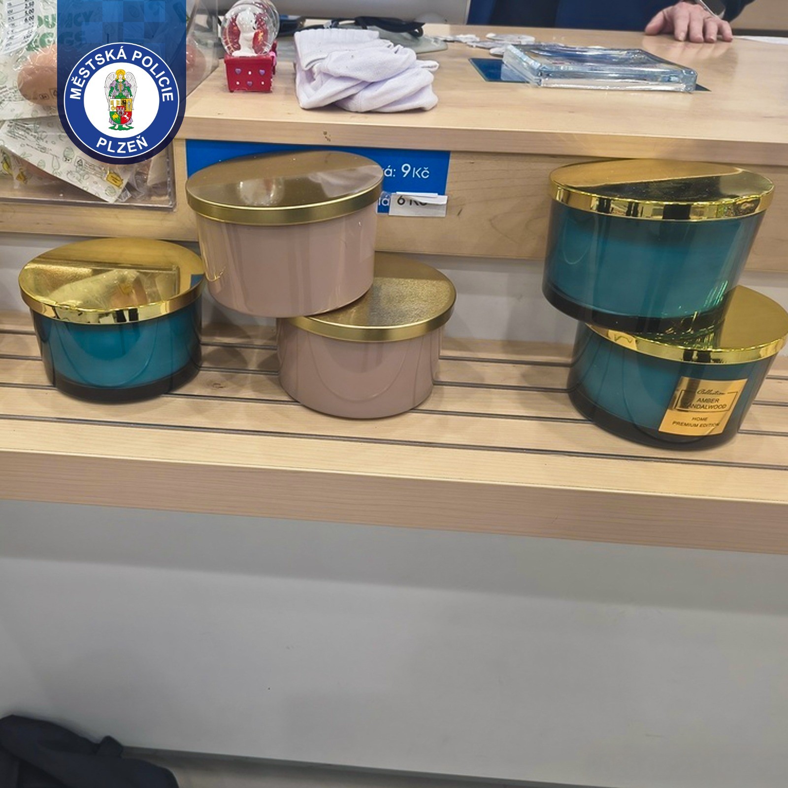 Krádež svíček skončila předáním policii