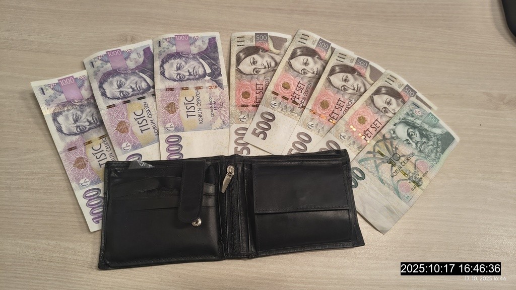 Ztracená peněženka i s penězi našla majitele