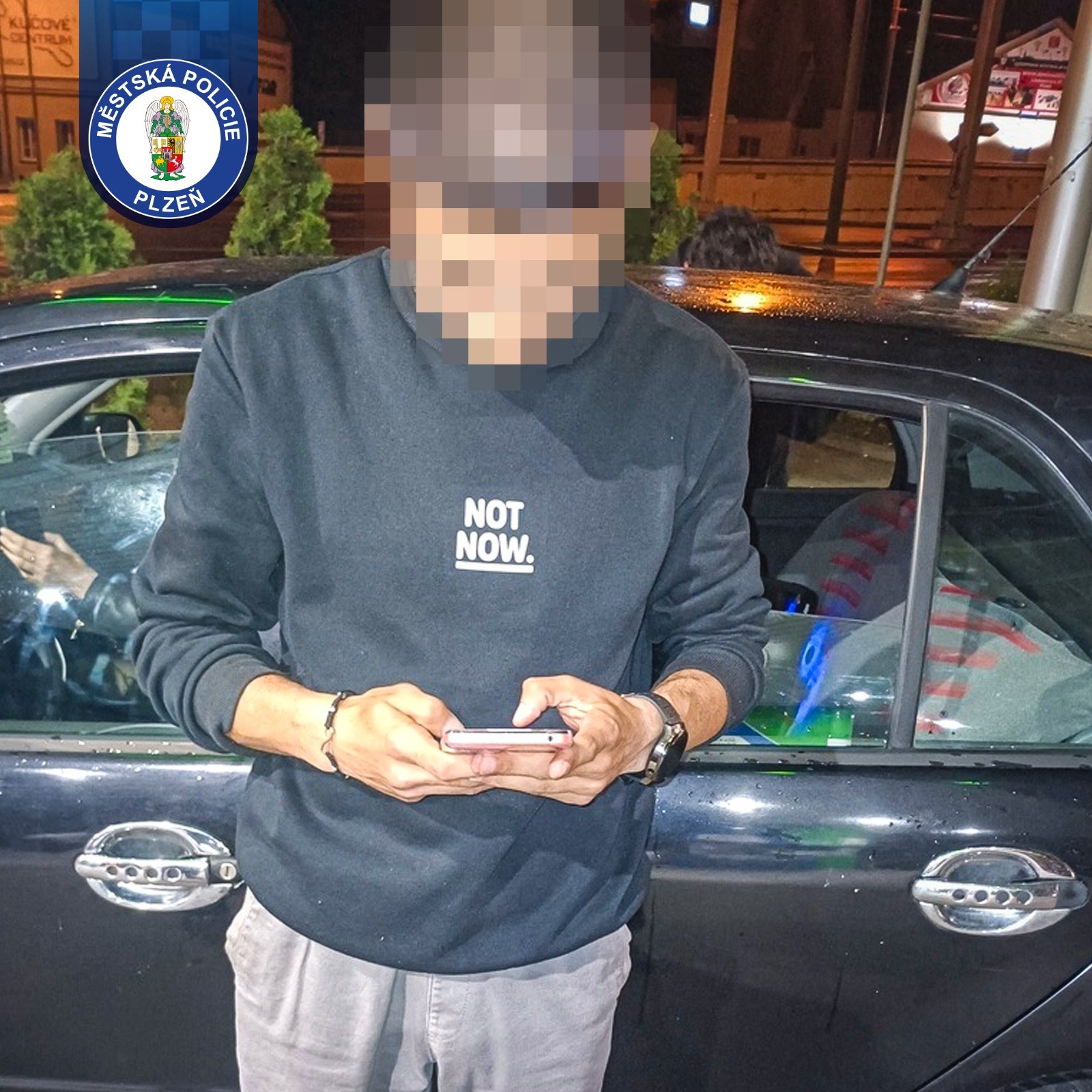 „Já neřídil,“ tvrdil muž strážníkům. Záběry ukázaly něco jiného