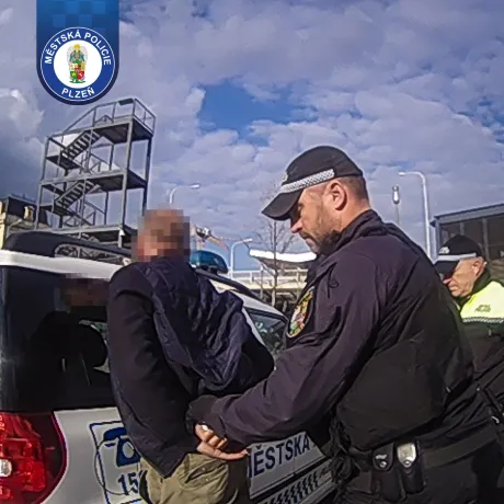 „Znám svá práva.“ Nakonec díky neznalosti povinností skončil v poutech