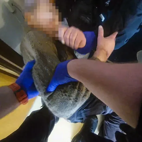 Klíč byl v zámku, pomoc za dveřmi