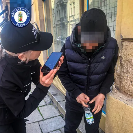 Muž po požití HHC skončil v péči lékařů