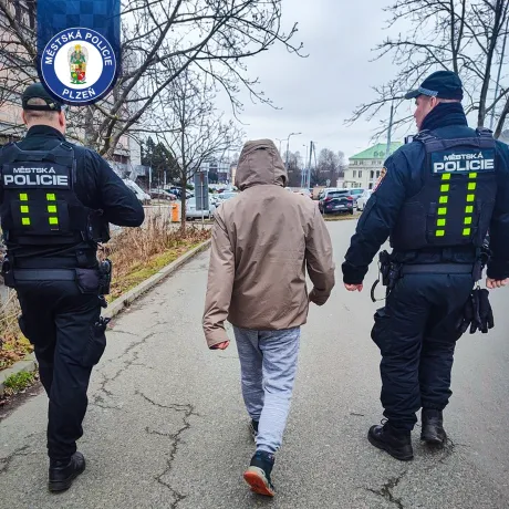 Paluba Hamburk znovu přilákala hledanou osobu