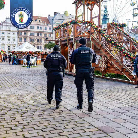 Rozsvícení vánočního stromu  za dohledu strážníků