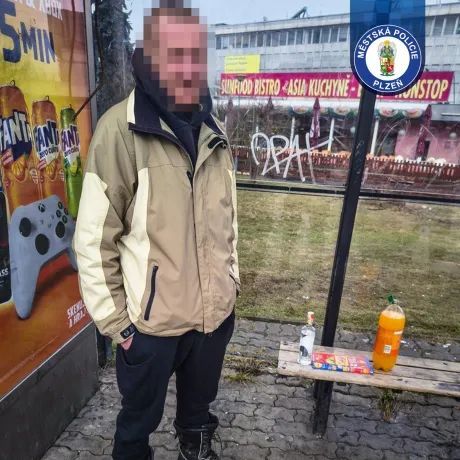 Vodka na zastávce MHD