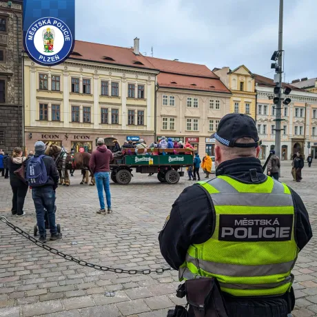 Strážníci dohlíželi na vyhánění zimy