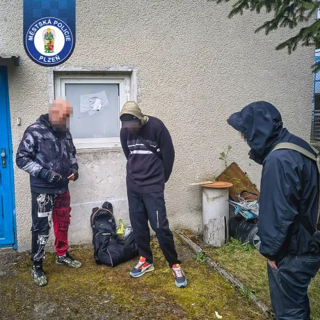 Cizí budova a nezvaní „návštěvníci“