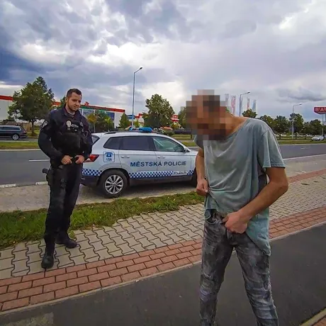 Duchapřítomný svědek pomohl dopadnout onanistu