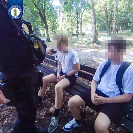 Opilí teenageři museli do nemocnice