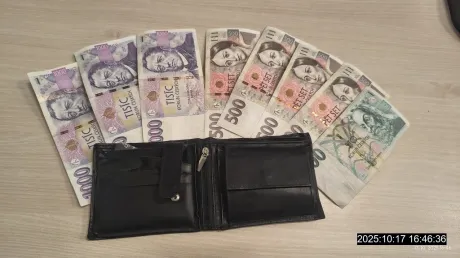 Ztracená peněženka i s penězi našla majitele