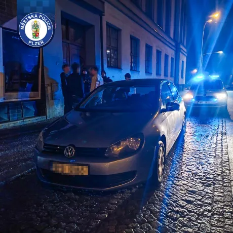 Zábava v bytě, alkohol za volantem