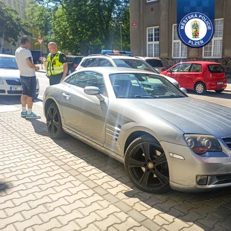 Přijel si vyřešit blokaci řidičského oprávnění. Za volantem.