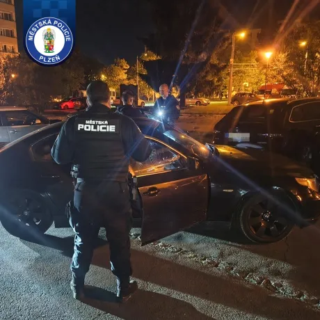 Potřetí za volantem. Potřetí bez řidičáku. Opakovaně pod vlivem