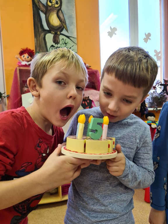 Trojoslava Péti, Tomáška a Kuby