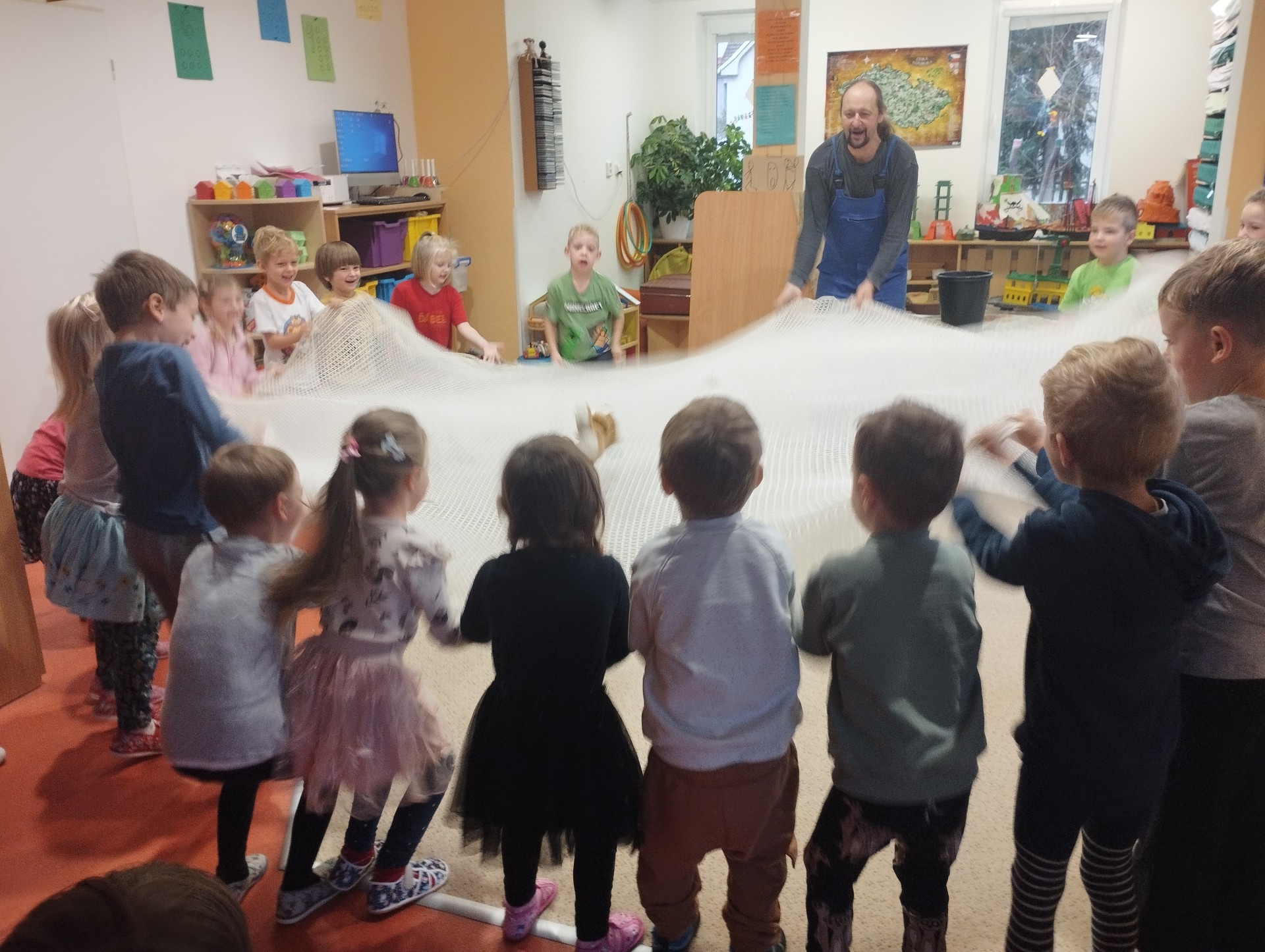 Divadlo Hra " Liška a vlk"