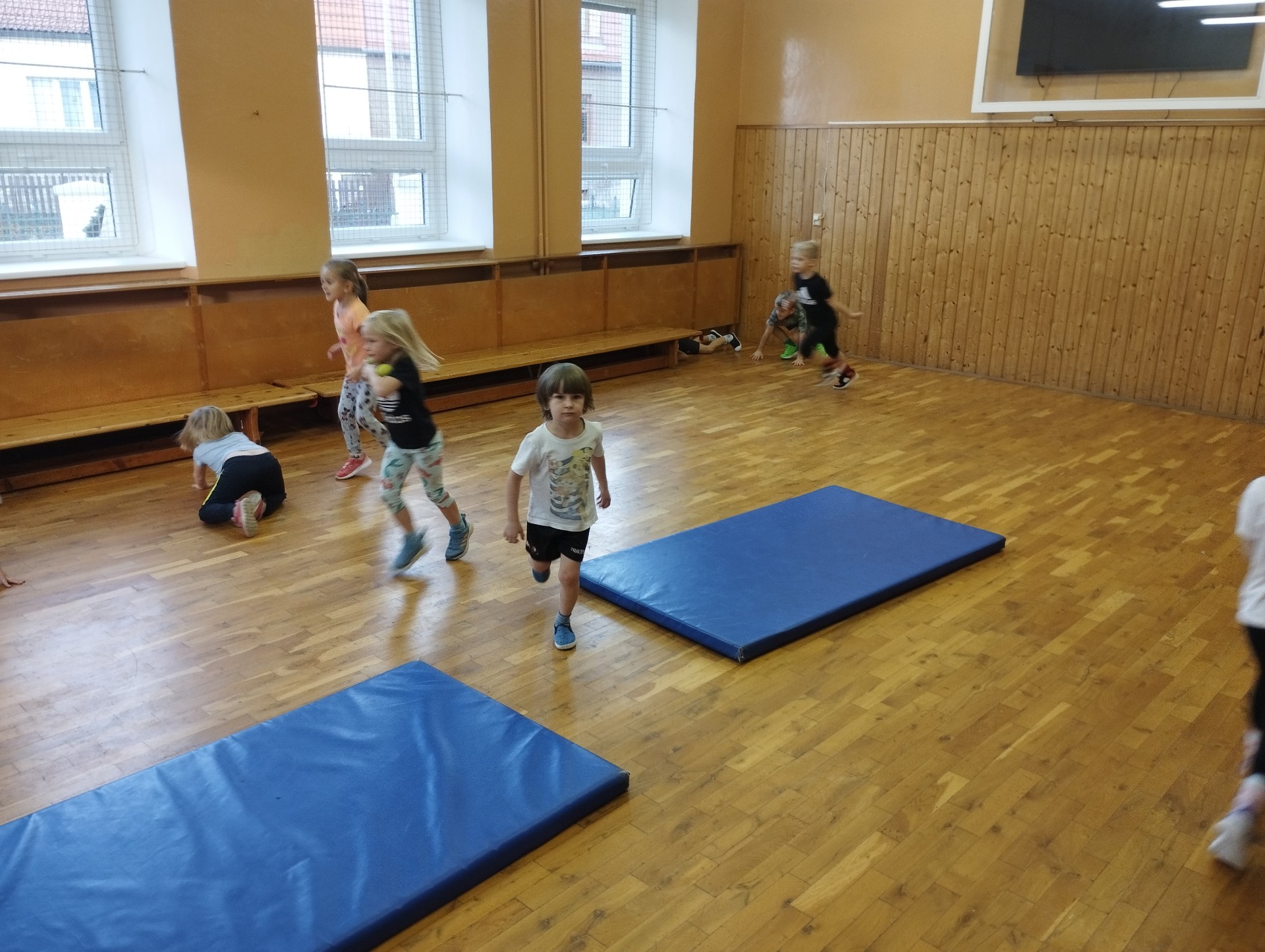 tělocvična 1.tř. - 29.11.