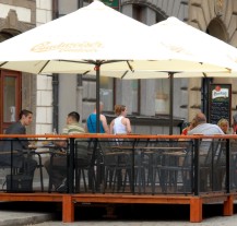 Pravidla pro zřízení restauračních předzahrádek budou od nové sezóny přesnější