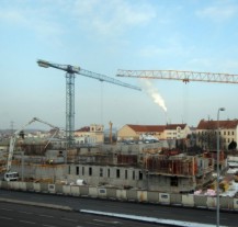 Práce na stavbě nové divadelní budovy pokračují i v zimních měsících