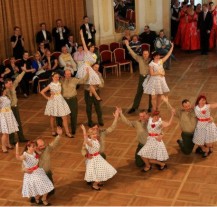 Atmosféru května 1945 v Plzni zažili i na východě Čech