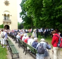 Parkinsonici se podruhé sešli na zámku Chyše