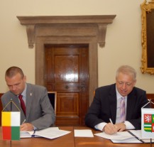 Memorandum o spolupráci kraje a města při projektu EHMK 2015 bylo stvrzeno podpisem