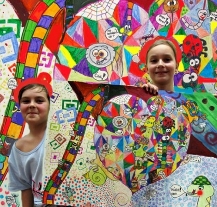 Malířka Dana Raunerová a Skřítci vystavují v Divadle Alfa