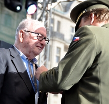 Armáda ocenila amerického válečného veterána a kurátory muzea generála Pattona