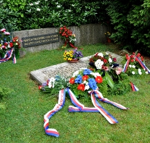 Na ústředním hřbitově uctili památku padlých sovětských vojáků