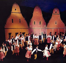 Opera Divadla J. K. Tyla připravila na sobotu 7. června 2014 premiéru Prodané nevěsty