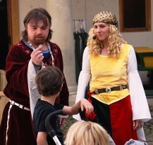 Oživené prohlídky provázejí historií královského města