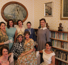 Klienti Domova pokojného stáří sv. Alžběty dostali jako dárek retro byt