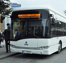 Plzeň představila rychlonabíjecí elektrobus, na jaře 2015 začne vozit cestující